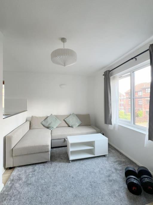 Colliers Wood 1 Bed South London Short Stay Мичъм Екстериор снимка