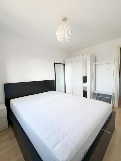 Colliers Wood 1 Bed South London Short Stay Мичъм Екстериор снимка