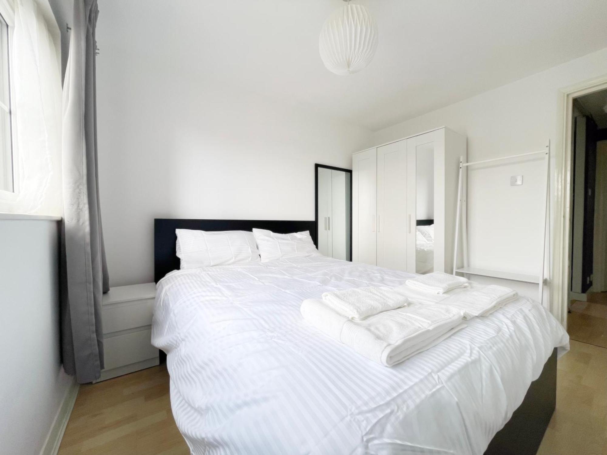 Colliers Wood 1 Bed South London Short Stay Мичъм Екстериор снимка
